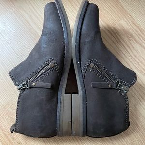 Hush puppies zipper boot 6 wide